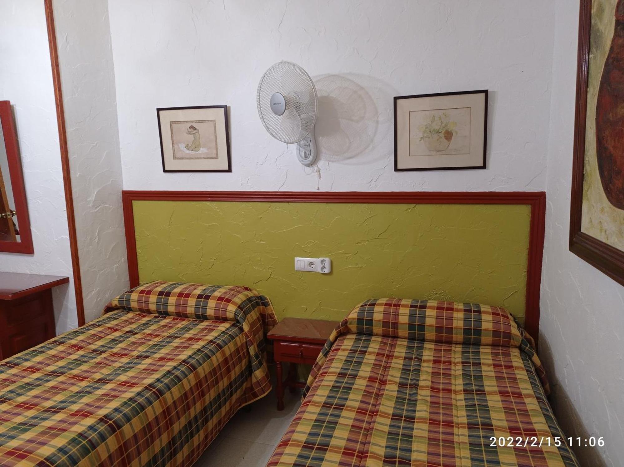 Hostal Manolo Эль-Пуэрто-де-Санта-Мария Номер фото